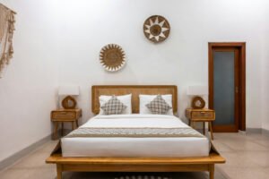 Bettgestell aus Holz mit Lattenrost